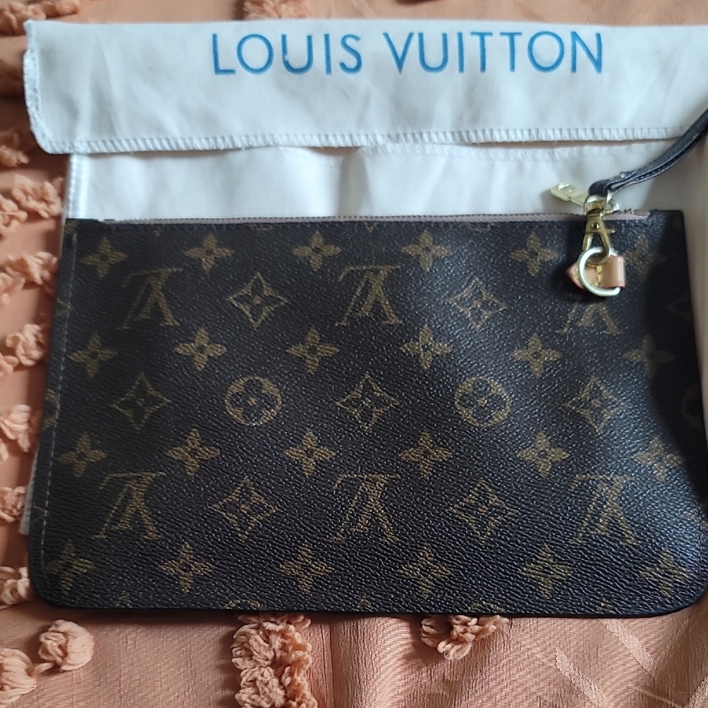 Louis Vuitton Brown Tan Monogram Clutch - Picture 2 of 4